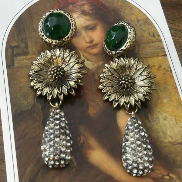 Women's Handmade Vintage Earrings - Unique Vintage Design Sophisticated for Any Occasion - 图片 4