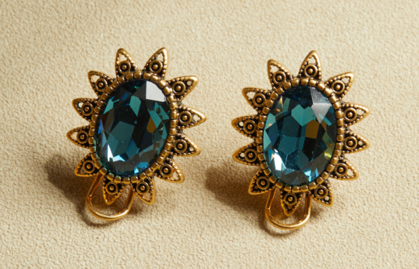 Fashion vintage 18K gold earrings Gemstone design, classic luxury jewelry (复制) - 图片 17