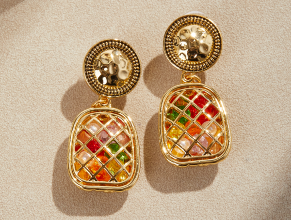 Classic retro earrings with gold-plated gemstone design, showing court fashion and elegance - 图片 16