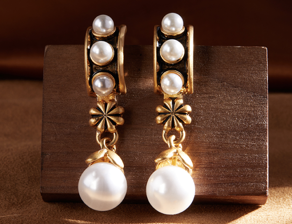 Fashion vintage 18K gold earrings Gemstone design, classic luxury jewelry (复制) - 图片 7