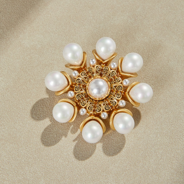 Exquisite handmade copper plated 18K gold brooch, embellished with enamel and semi-precious stones, suitable for daily use, dinners and parties - 图片 11