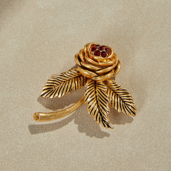 Exquisite handmade copper plated 18K gold brooch, embellished with enamel and semi-precious stones, suitable for daily use, dinners and parties - 图片 15