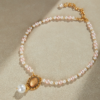 Elegant 18K gold-plated necklace pendant, retro luxury artificial gemstone design, suitable for daily wear and special occasions - 图片 9
