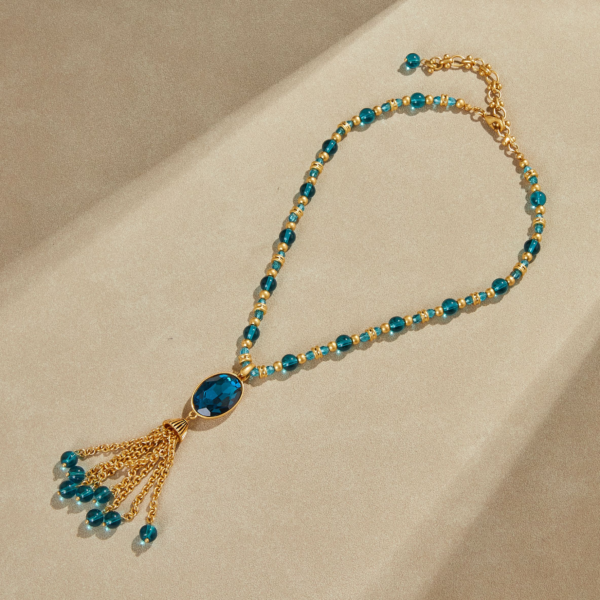 Elegant 18K gold-plated necklace pendant, retro luxury artificial gemstone design, suitable for daily wear and special occasions - 图片 4