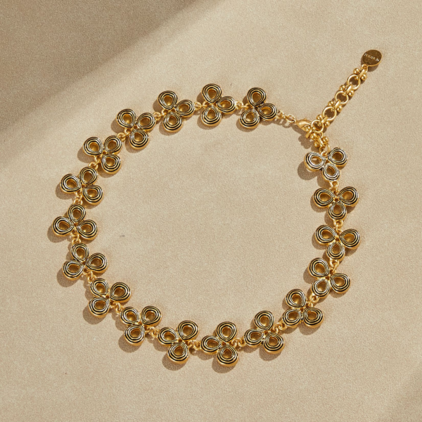 Elegant 18K gold-plated necklace pendant, retro luxury artificial gemstone design, suitable for daily wear and special occasions - 图片 3